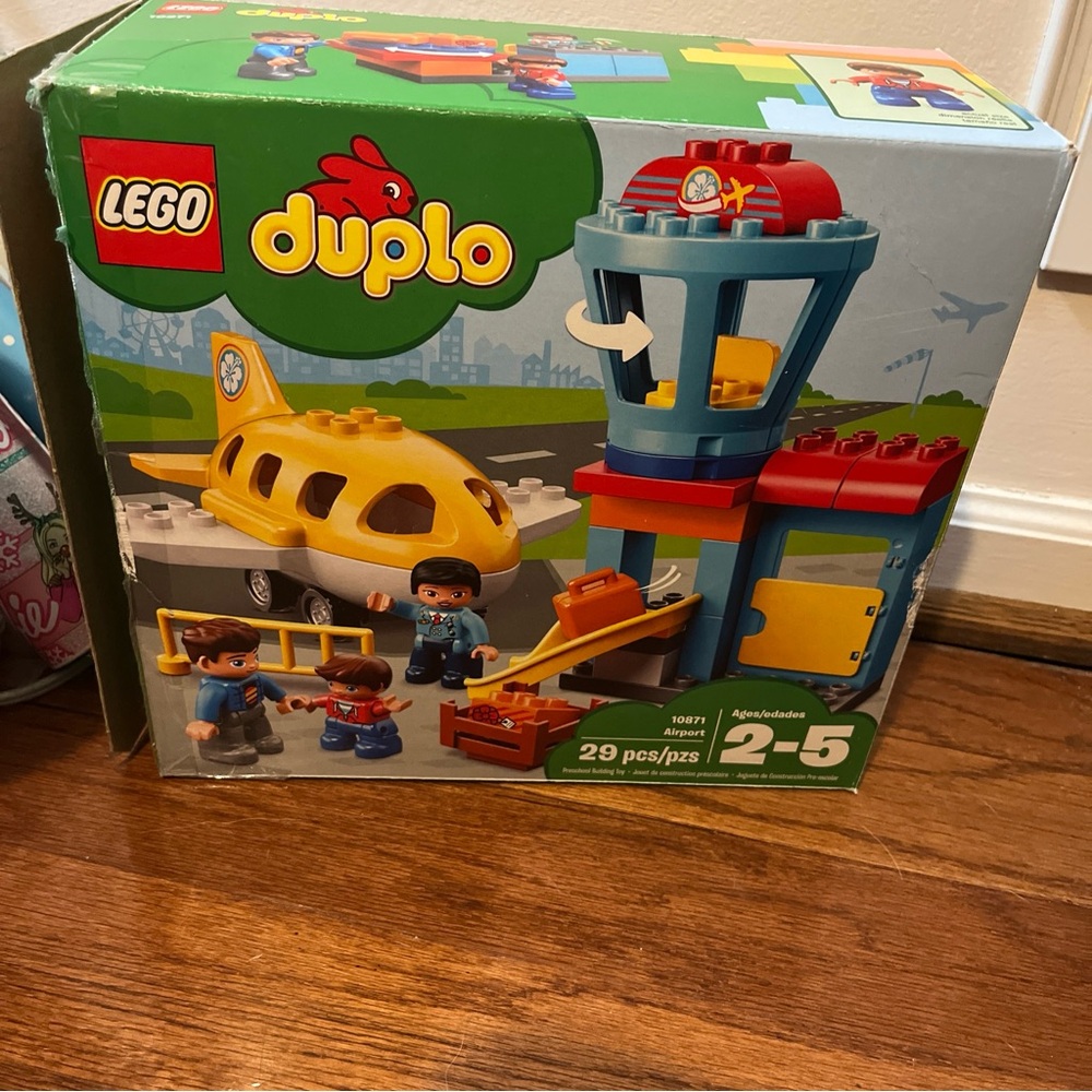 LEGO DUPLO Town Airport 10871 Building Blocks Complete In Box. No manual